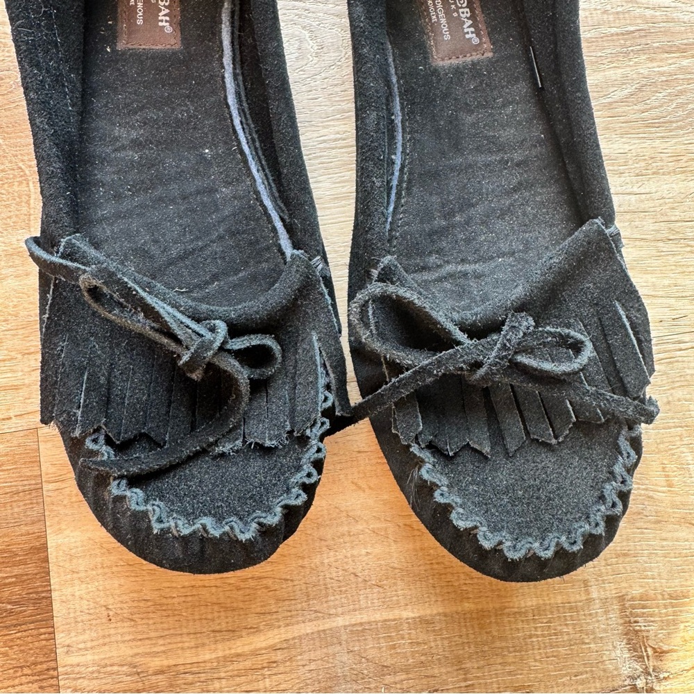 Minnetonka Black Suede Moccasin Flats - Picture 4 of 6